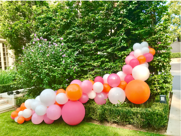 professional balloon decoration in a garden by Balloontrix